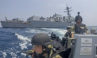 Lính Mỹ trong một lần tập luyện ở biển Đông (Ảnh: Hải quân Mỹ/IBT)