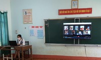 Cô giáo Đắk Lắk dạy học trực tuyến