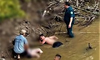 Clip: Nam thanh niên cứu người phụ nữ rơi xuống sông Sêrêpốk