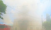 Cháy ngùn ngụt tại quán karaoke ở Đắk Lắk, khói bốc cao hàng chục mét