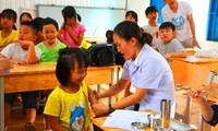Ngành y tế Đắk Nông triển khai tiêm vắc xin phòng bệnh bạch hầu cho trẻ