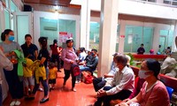 Người dân Đắk Lắk đổ xô tiêm vắc xin phòng bạch hầu