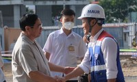 Hình ảnh Thủ tướng Phạm Minh Chính thị sát metro số 1 TPHCM