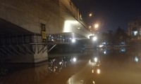 Lắp hệ thống đèn LED chiếu sáng khoang thông thuyền gần 100 cây cầu ở TPHCM 