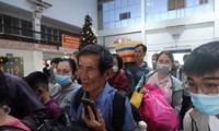 Trưa 25 tháng Chạp, ga Sài Gòn chật ních hành khách về quê đón Tết 