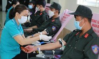 Hàng trăm chiến sĩ Cảnh sát Cơ động hiến máu cứu người
