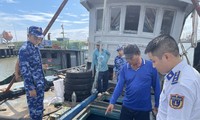 Cảnh sát biển tạm giữ tàu chở 50.000 lít dầu DO không rõ nguồn gốc 