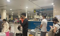 Sân bay Tân Sơn Nhất rất &apos;lạ&apos; ngày 30 Tết