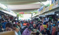 Chợ ẩm thực Đà Nẵng kín khách ngày đầu nghỉ lễ