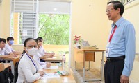 Thứ trưởng Bộ GD&amp;ĐT kiểm tra chuẩn bị thi tốt nghiệp THPT 2023 tại Bạc Liêu