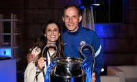 HLV Thomas Tuchel cùng vợ ăn mừng chức vô địch Champions League.