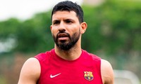 Sergio Aguero chưa thể ra mắt Barca