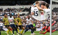 Son Heung-min lập công, Tottenham lần đầu chiếm ngôi số 1 Ngoại hạng Anh