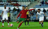 Ronaldo nới rộng kỷ lục, Bồ Đào Nha đè bẹp ‘vua’ châu Á