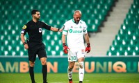 Trọng tài trẻ măng bắt chính trận Le Havre vs Pau FC