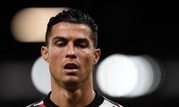 HLV MU nói điều bất ngờ sau khi loại bỏ Ronaldo