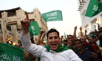 Vua Saudi Arabia cho cả nước nghỉ làm để ăn mừng chiến thắng trước Argentina