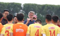 HLV Troussier đặt mục tiêu đặc biệt cho cầu thủ Việt Nam