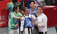 Siêu võ sĩ Thái Lan bật khóc vì bộ giáp hỏng, tưởng mất HCV Taekwondo Asiad 19