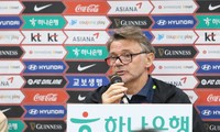 HLV Troussier: Tuyển Việt Nam lẽ ra phải ghi 2-3 bàn vào lưới Hàn Quốc