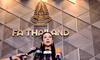 Madam Pang bắt đầu cải tổ Thái League: Quay xổ số... phân công trọng tài