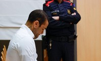 Dani Alves bị kết án 4 năm 6 tháng tù vì tội tấn công tình dục