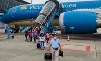 Giá vé máy bay và dịch vụ tăng cao, lo người Việt đổ xô du lịch nước ngoài