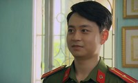 Con trai NSND Hoàng Dũng chính thức xuất hiện ở Phố Trong Làng, gia nhập đội công an xã 