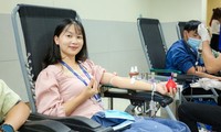 2.500 đơn vị máu tiếp nhận từ Samsung Việt Nam trong 2 ngày khởi động hưởng ứng Chủ nhật Đỏ 2022 