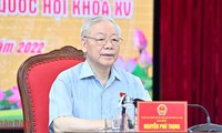 Hình ảnh Tổng Bí thư Nguyễn Phú Trọng tiếp xúc cử tri thành phố Hà Nội