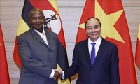 Chủ tịch nước Nguyễn Xuân Phúc chủ trì tiệc chiêu đãi Tổng thống Uganda