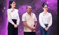 Thí sinh Hoa hậu Việt Nam giúp hiệp sĩ làng đại học có xe máy