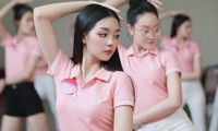 Thí sinh Hoa hậu Việt Nam miệt mài tập vũ đạo