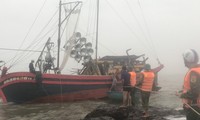 Clip: Giải cứu tàu cá cùng 10 thuyền viên gặp nạn trên biển Quảng Trị