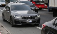 Nam tài xế BMW đi vào làn khẩn cấp Vành đai 3 vì &apos;vội về đưa vợ đi đẻ&apos;