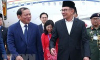 Thủ tướng Malaysia đến Hà Nội, bắt đầu chuyến thăm chính thức Việt Nam