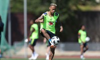 Neymar đã trở lại tập luyện