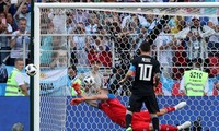 Lionel Messi đá 11m kém nhưng Argentina rất lì lợm.