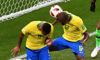 Fernandinho phản lưới Brazil