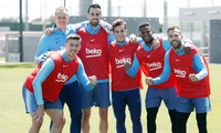 Barcelona chốt đội hình đến Liverpool: Nhiều cái tên lạ