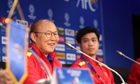 Báo Hàn: ‘HLV Park xứng đáng có hợp đồng lịch sử bóng đá Việt Nam’