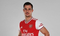 Cedric Soares đến Arsenal dù đang chấn thương.