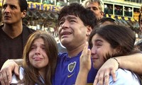 Diego Maradona: Khi người đàn ông khóc