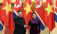 Hình ảnh Chủ tịch Quốc hội gặp gỡ nhà lãnh đạo Triều Tiên