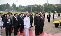 Ông Kim Jong Un viếng Đài liệt sĩ và Lăng Chủ tịch Hồ Chí Minh