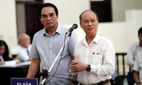 Hai cựu Chủ tịch Đà Nẵng Trần Văn Minh và Văn Hữu Chiến. 