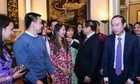 Thủ tướng Phạm Minh Chính: Khi có khó khăn, bà con hãy nghĩ tới sứ quán