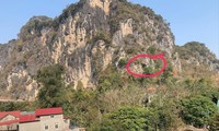 Lưng chừng núi Phja Mòn (đánh dấu tròn), nơi có quan tài cổ. ẢNH: DUY CHIẾN