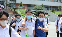 Sau một năm sóng gió vì dịch COVID-19, kỳ thi tuyển sinh lớp 10 ở Hà Nội có kết quả khá tốt. Ảnh: Như Ý