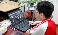 Ðầu năm học 2021-2022, cả nước có 26 tỉnh, thành phố tổ chức dạy học trực tuyến. Ảnh: Quang Anh